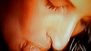 ඇඩ්‍රියානා චෙචික් ගුද සම්බාහනය කරනවා