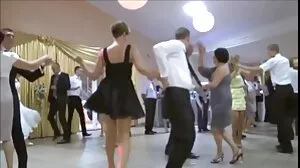 ආසියාතික සහකාර ඇගේ ලොක්කා පොළඹවයි