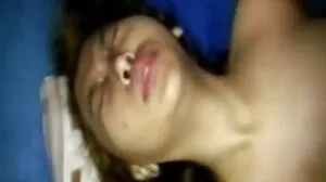 Iggy Amore ට කුඩා තන පුඩු ඇති අතර ඔහුට දඬුවම් කළ යුතුය