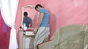 Horny college babe BBC මගින් ඇගේ තද උදුරා විනාශ කරයි