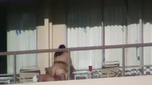 BlackedRaw: Sexy redhead April විශාල BBC විසින් PornHD හි ක්‍රීම්පිඩ් කරයි