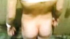 හෙන්ලි හාර්ට් ඇගේ පුක පිරෙව්වා